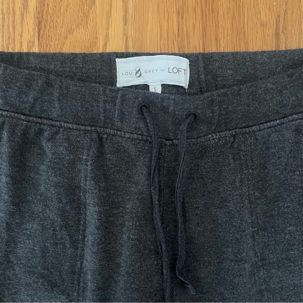 Lou & Grey for LOFT Dark Charcoal Skinny Leg Sweatpants | Size Small 🖤 - Picture 2 of 8